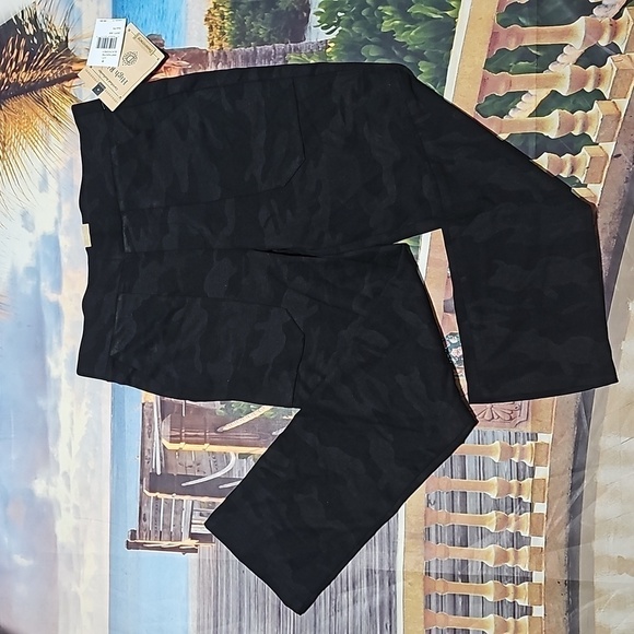 Democracy Ab Technology Camo Leggings Size PS NWT - Picture 2 of 5